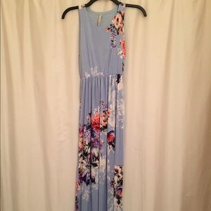 Sleeveless Lilac Floral Maxi Dress with Pockets